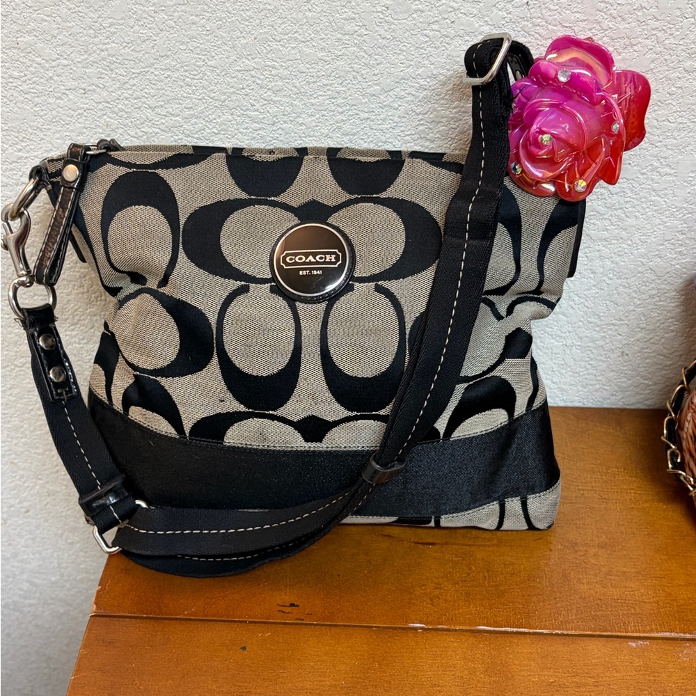 Gorgeous Vintage Y2k Coach Signature C s Slouchy Crossbody/ Shoulder bag tote - Picture 2 of 13